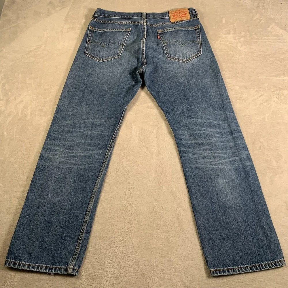 Levis 501 Jeans Mens 33x30 Blue Denim Button Fly Straight Red Tab Medium‎ Wash